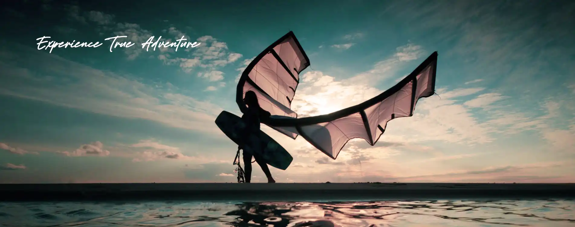 Serene ocean view promoting Majan Ospreys’ tours and kiteboarding adventures on Masirah Island, Oman.